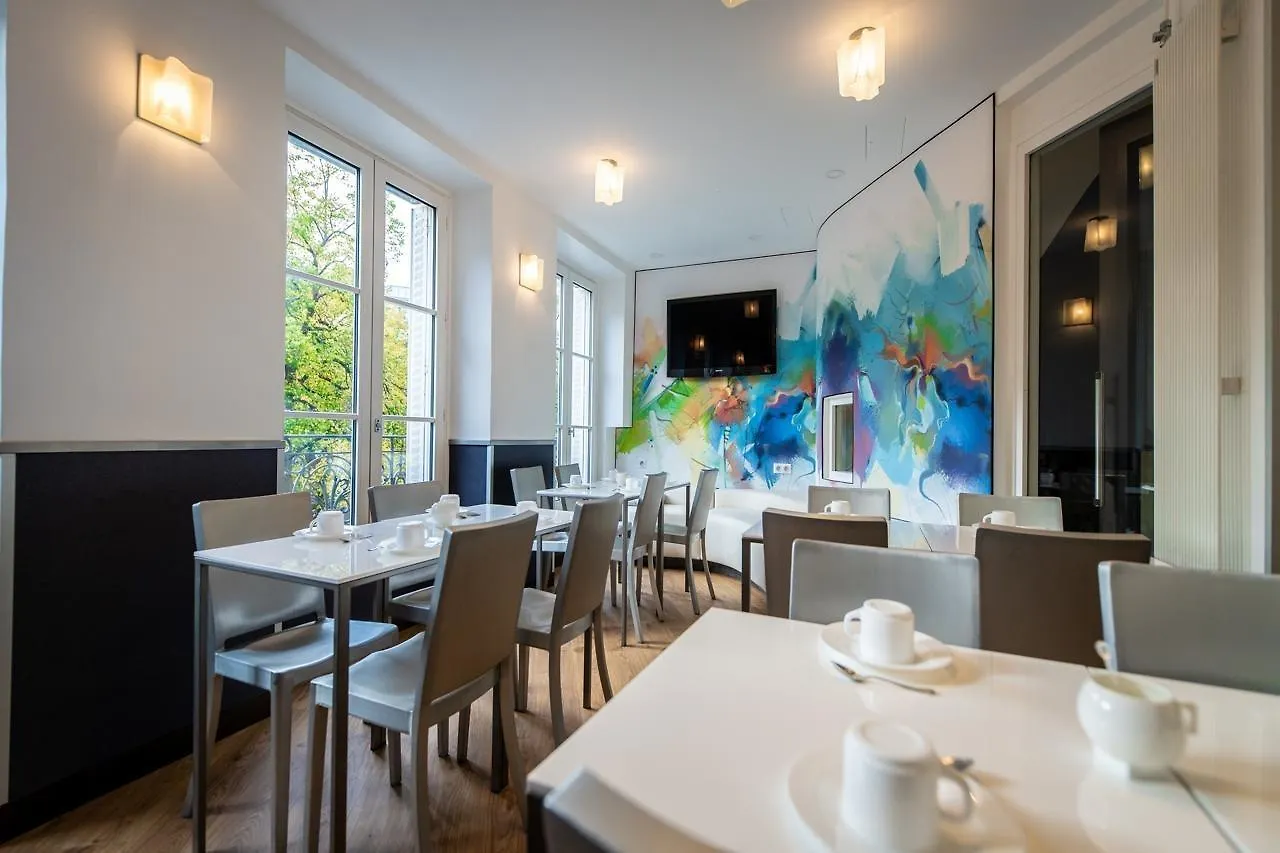 Du Parc Montparnasse 3*